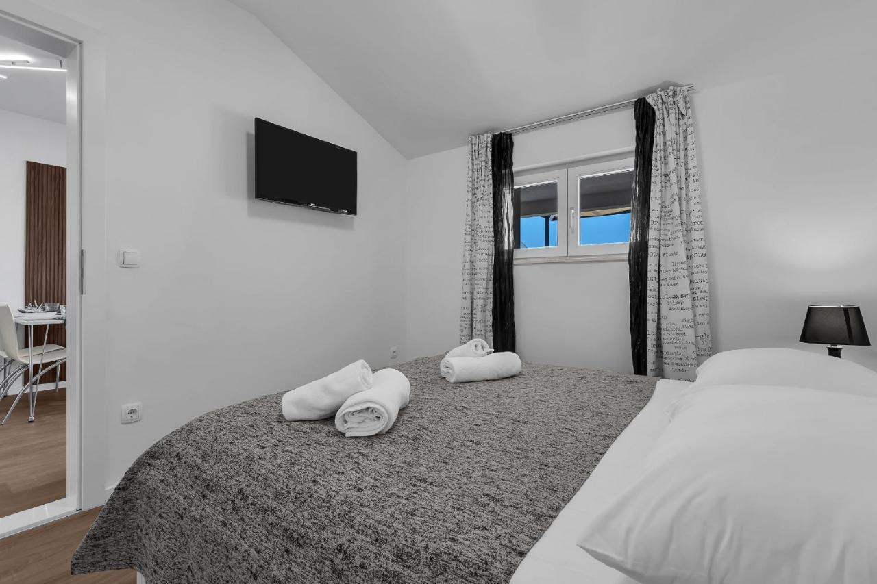 Rafael Apartment Makarska Exterior photo